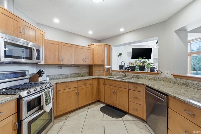 17331 Amstutz Road, Leo, IN 46765