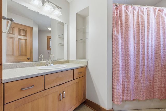 17331 Amstutz Road, Leo, IN 46765