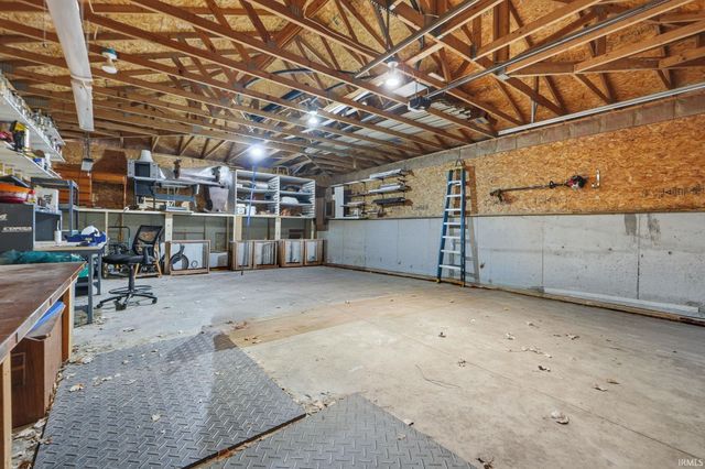 17331 Amstutz Road, Leo, IN 46765