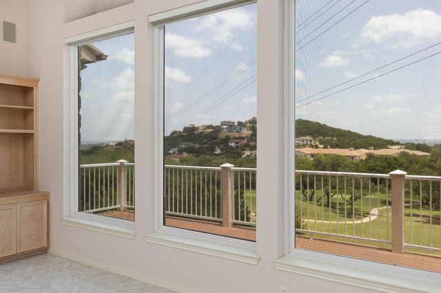 214 Golf Crest LN, Lakeway, TX 78734