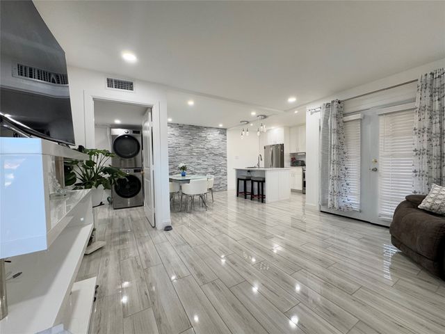 2814 Lineville Drive 102, Farmers Branch, TX 75234