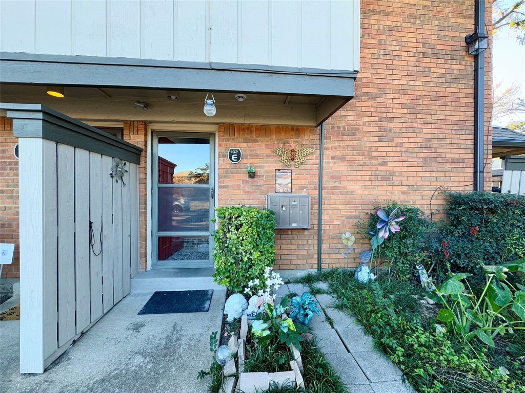 2814 Lineville Drive 102, Farmers Branch, TX 75234