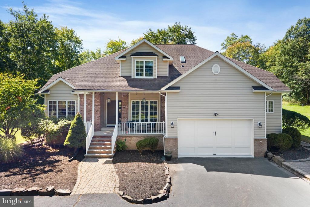 8 ROCK MILL RUN, SKILLMAN, NJ 08558 — exterior