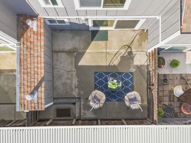 8 Park Ct, Richmond, CA 94803