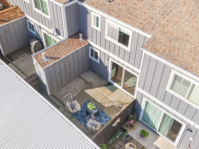 8 Park Ct, Richmond, CA 94803