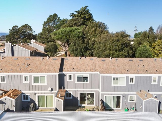 8 Park Ct, Richmond, CA 94803