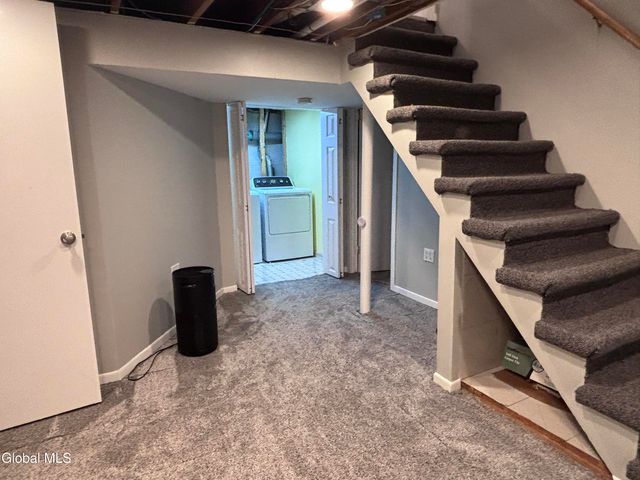 905 3rd Avenue, Troy, NY 12182