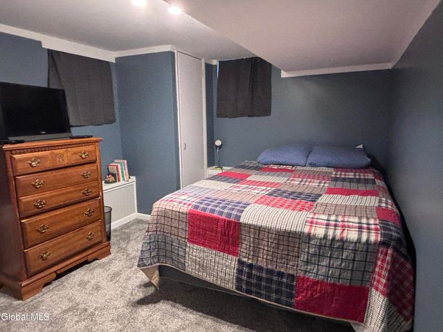 905 3rd Avenue, Troy, NY 12182