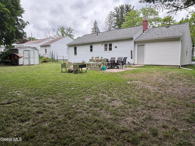 905 3rd Avenue, Troy, NY 12182