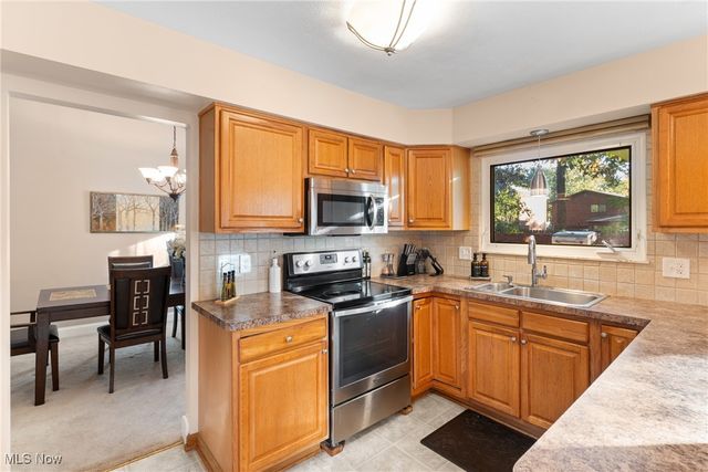 17069 Partridge Drive, Strongsville, OH 44136