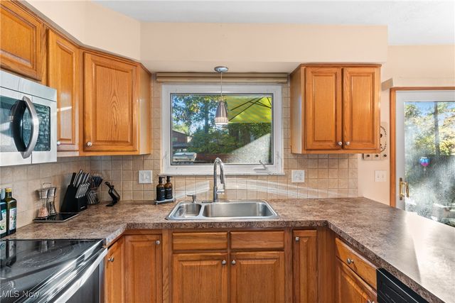 17069 Partridge Drive, Strongsville, OH 44136