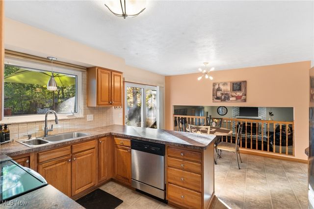 17069 Partridge Drive, Strongsville, OH 44136