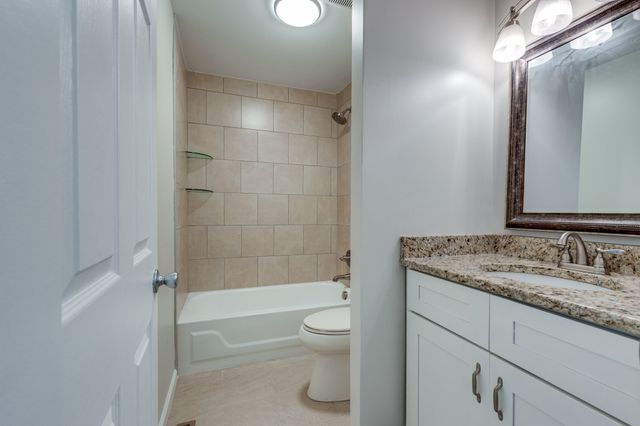 5918 Stone Brook Dr, Brentwood, TN 37027