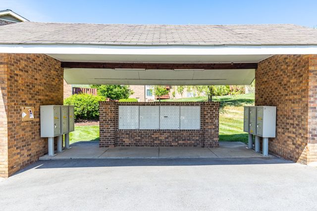 5918 Stone Brook Dr, Brentwood, TN 37027