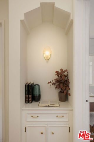 5535 Ventura Canyon Avenue, Sherman Oaks, CA 91401