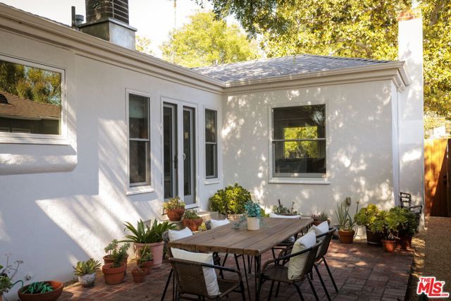 5535 Ventura Canyon Avenue, Sherman Oaks, CA 91401