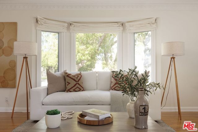 5535 Ventura Canyon Avenue, Sherman Oaks, CA 91401