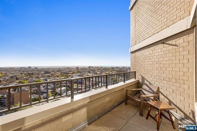 7004 JFK B 70th 40G, Guttenberg, NJ 07093