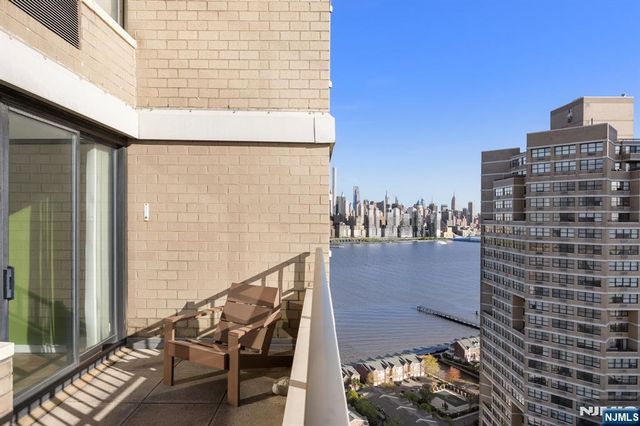 7004 JFK B 70th 40G, Guttenberg, NJ 07093