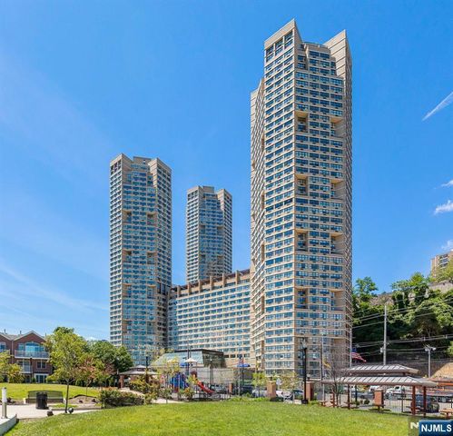 7004 JFK B 70th 40G, Guttenberg, NJ 07093