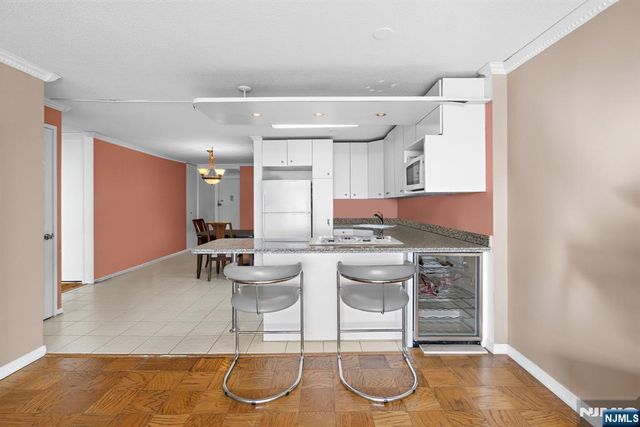 7004 JFK B 70th 40G, Guttenberg, NJ 07093