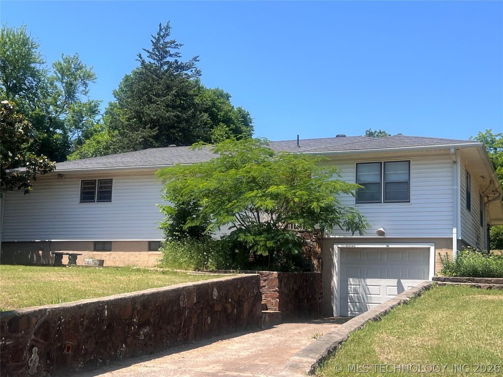 185 NW 8th Street, Krebs, OK 74554