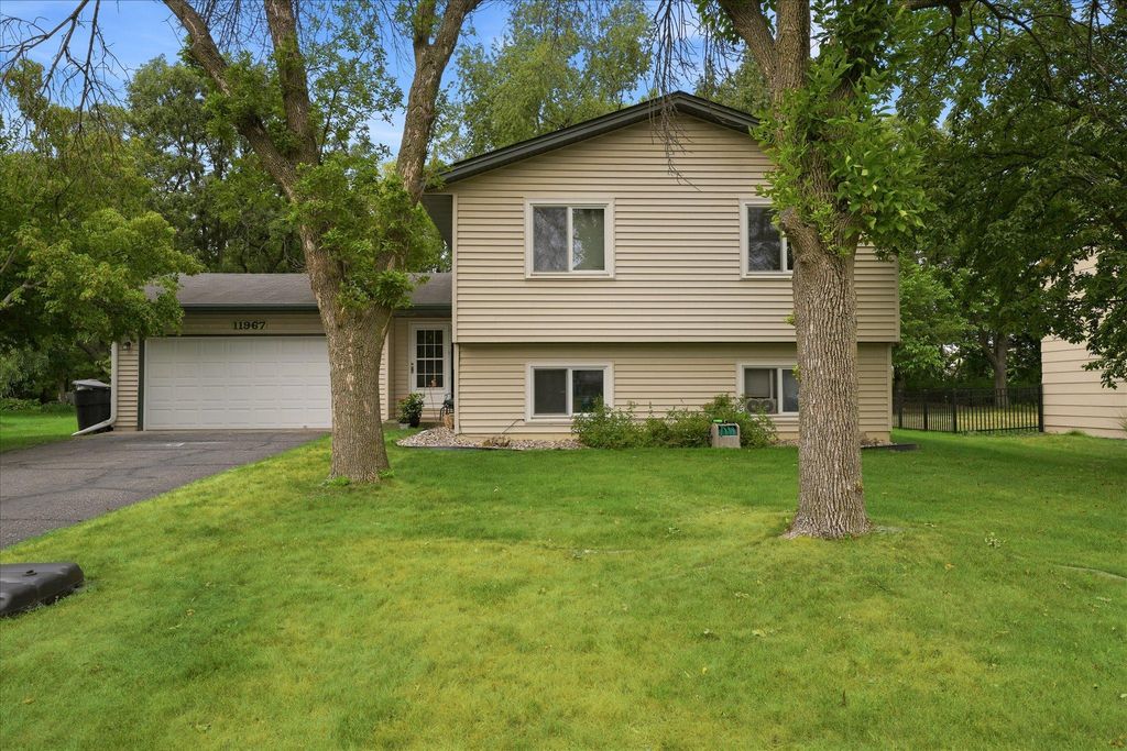 11967 Wisconsin Avenue N, Champlin, MN 55316