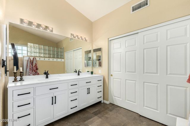 9834 E IRWIN Circle, Mesa, AZ 85209