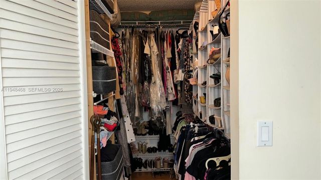 210 174th St 1909, Sunny Isles Beach, FL 33160