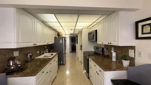 210 174th St 1909, Sunny Isles Beach, FL 33160