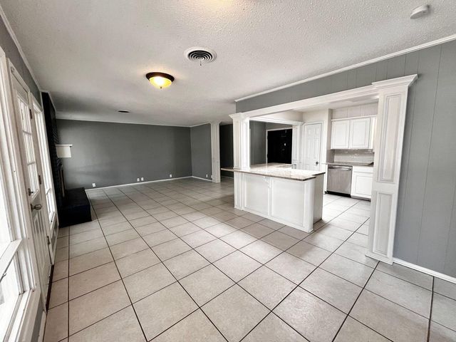 5212 44th Street, Lubbock, TX 79414