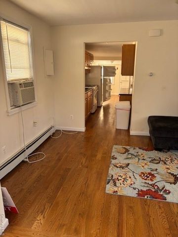 3 Hudson Street W, East Rockaway, NY 11518