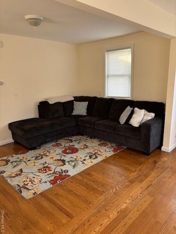 3 Hudson Street W, East Rockaway, NY 11518