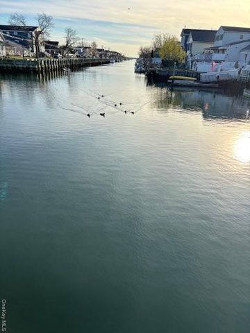 3 Hudson Street W, East Rockaway, NY 11518