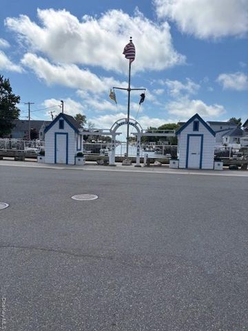 3 Hudson Street W, East Rockaway, NY 11518