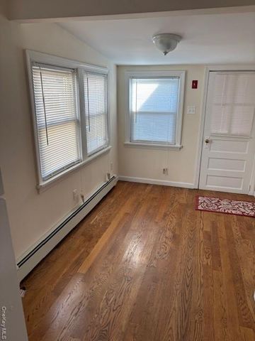 3 Hudson Street W, East Rockaway, NY 11518