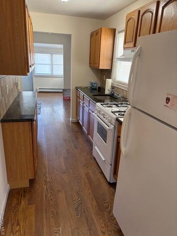 3 Hudson Street W, East Rockaway, NY 11518