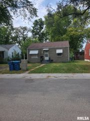 1833 S STREET COURT Court, Springfield, IL 62703