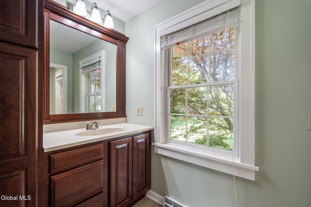 22 Kling Terrace, Voorheesville, NY 12186