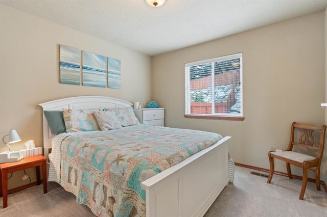 16609 N Columbus Dr, Spokane, WA 99208