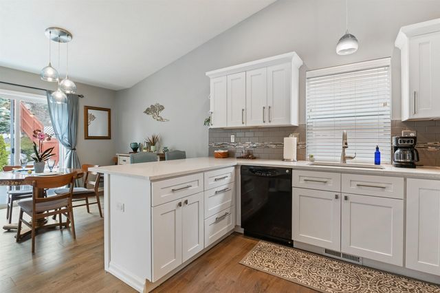 16609 N Columbus Dr, Spokane, WA 99208