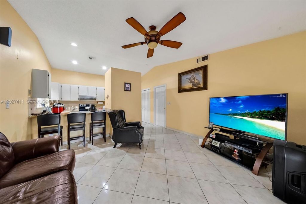 Image 10 of property listing at 10724 SW 145th Ave, Miami, FL 33186