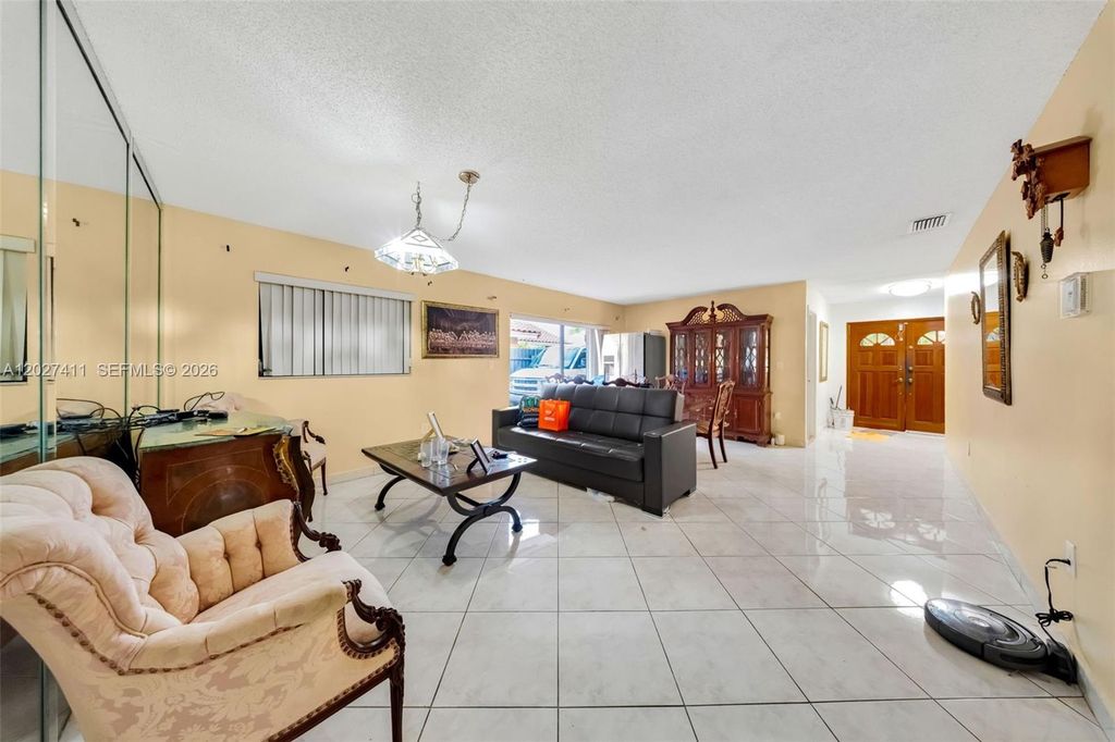 Image 6 of property listing at 10724 SW 145th Ave, Miami, FL 33186