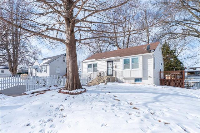 3310 S Maywood Avenue, Independence, MO 64052