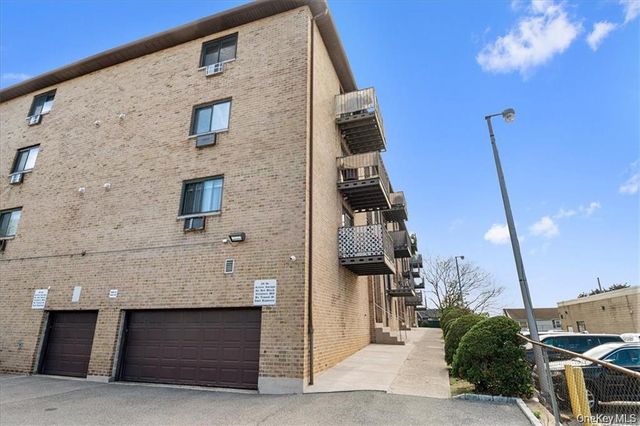 142 Trenchard Street 2E, Yonkers, NY 10704