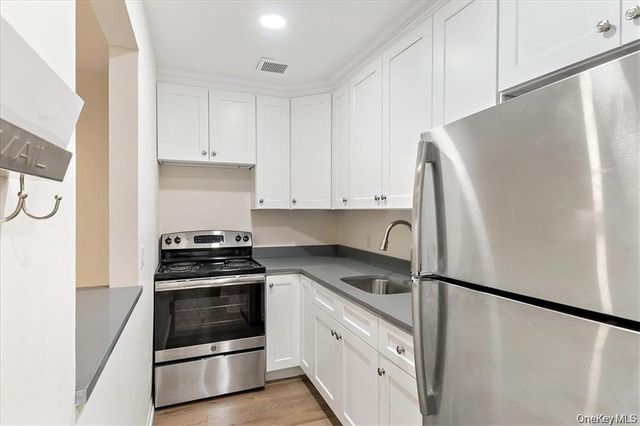 142 Trenchard Street 2E, Yonkers, NY 10704