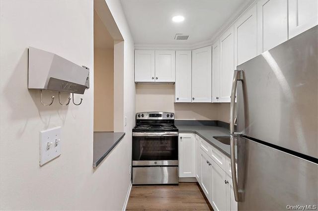 142 Trenchard Street 2E, Yonkers, NY 10704