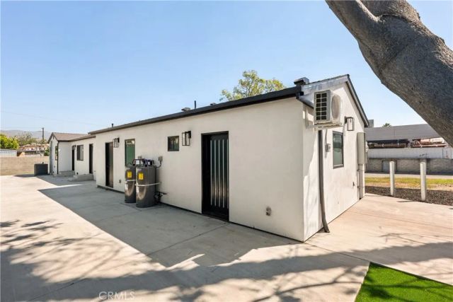 7943 Ledge Avenue, Sun Valley, CA 91352