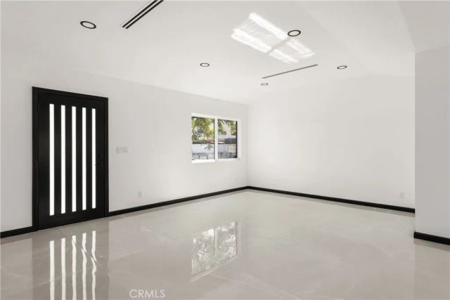 7943 Ledge Avenue, Sun Valley, CA 91352