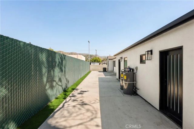 7943 Ledge Avenue, Sun Valley, CA 91352